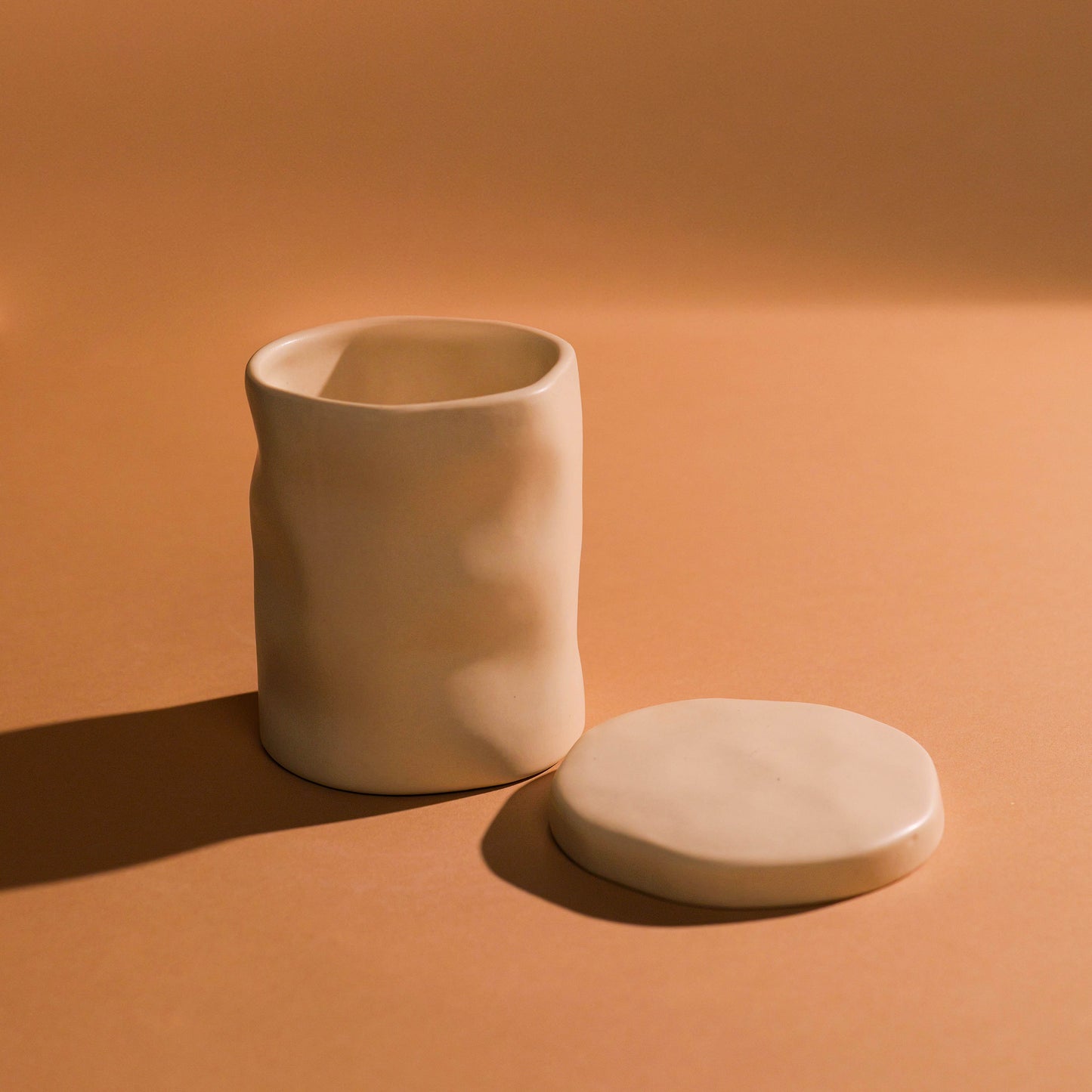 Nola Candle with Lid