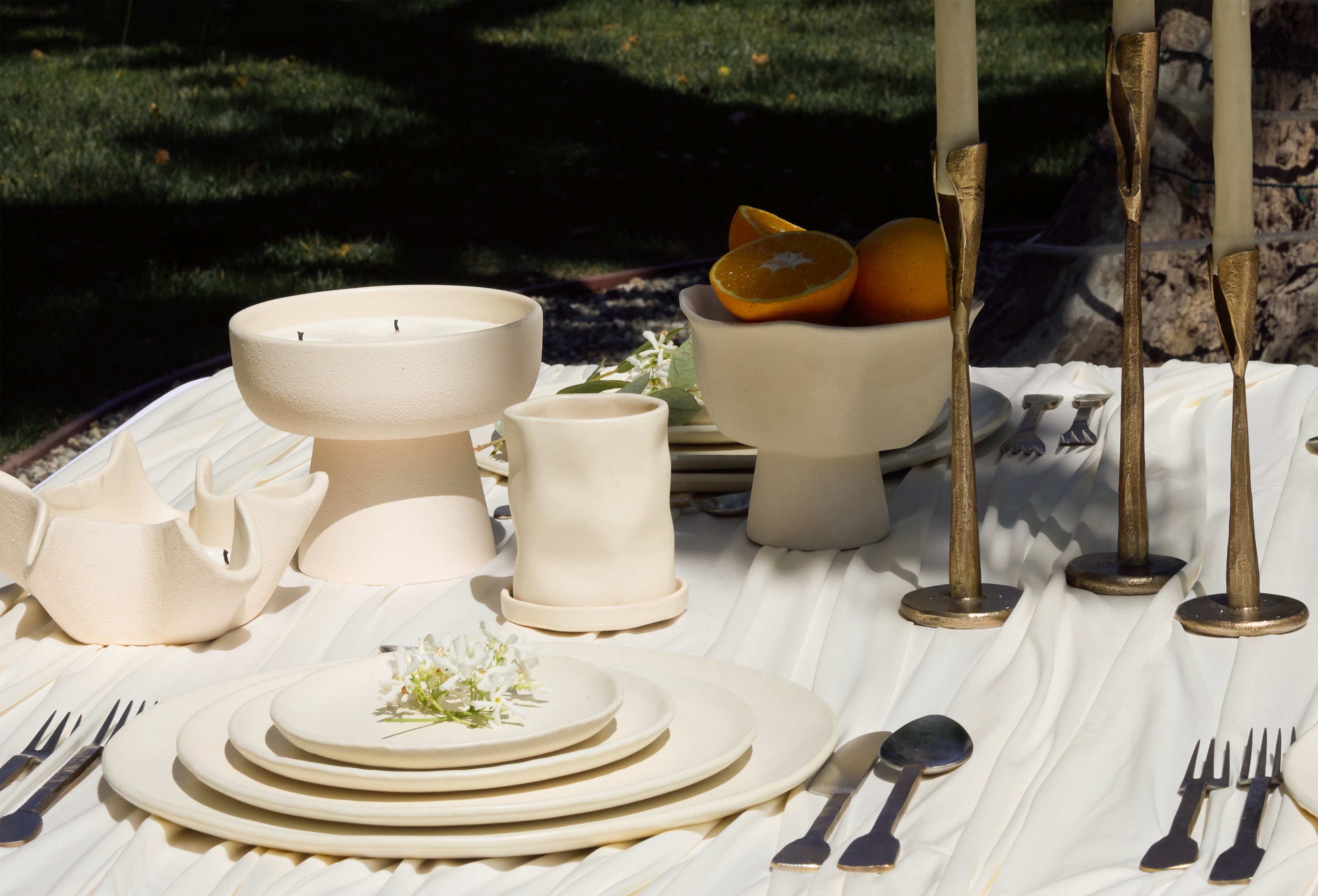 Lizzy Wavy Footed Bowl
