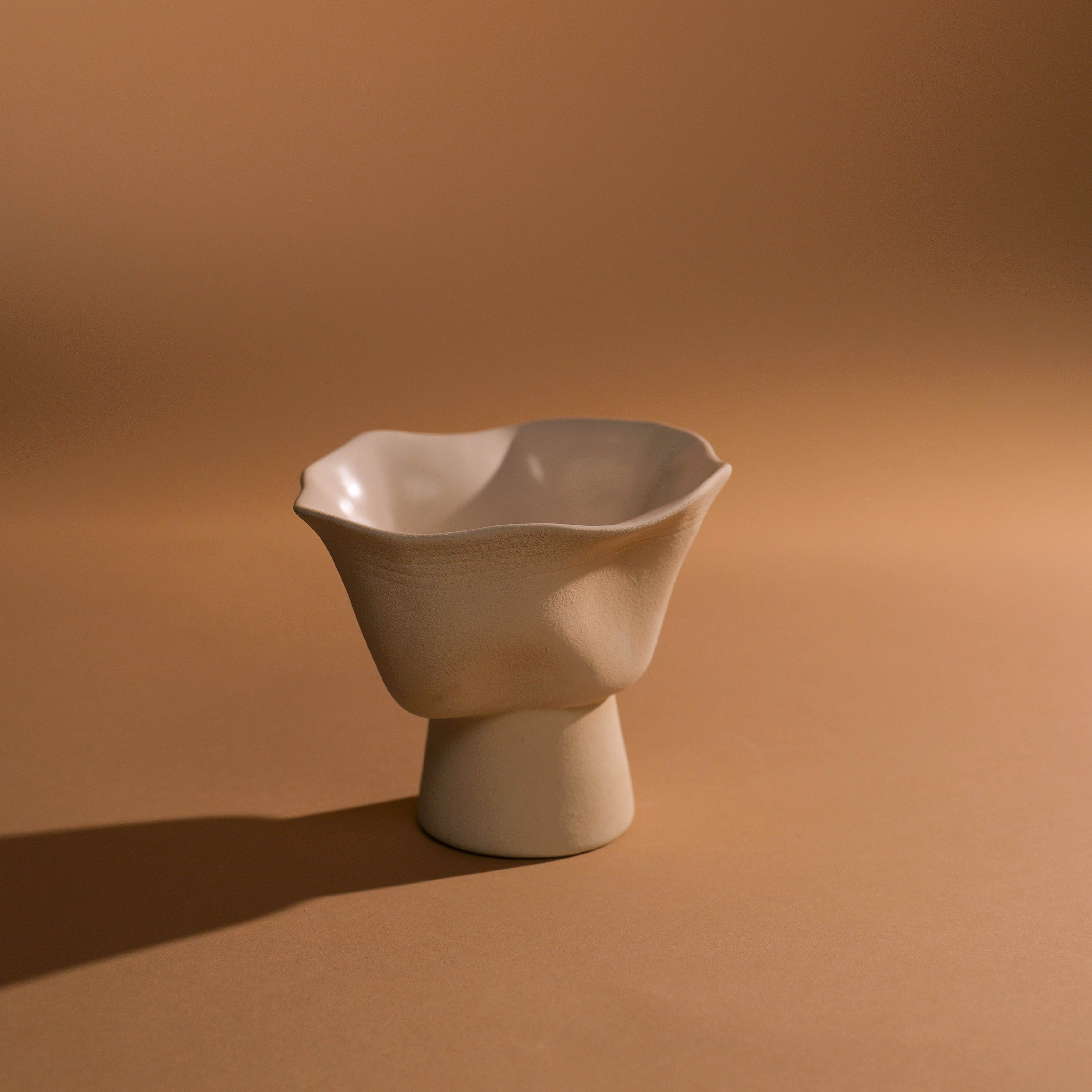 Lizzy Wavy Footed Bowl