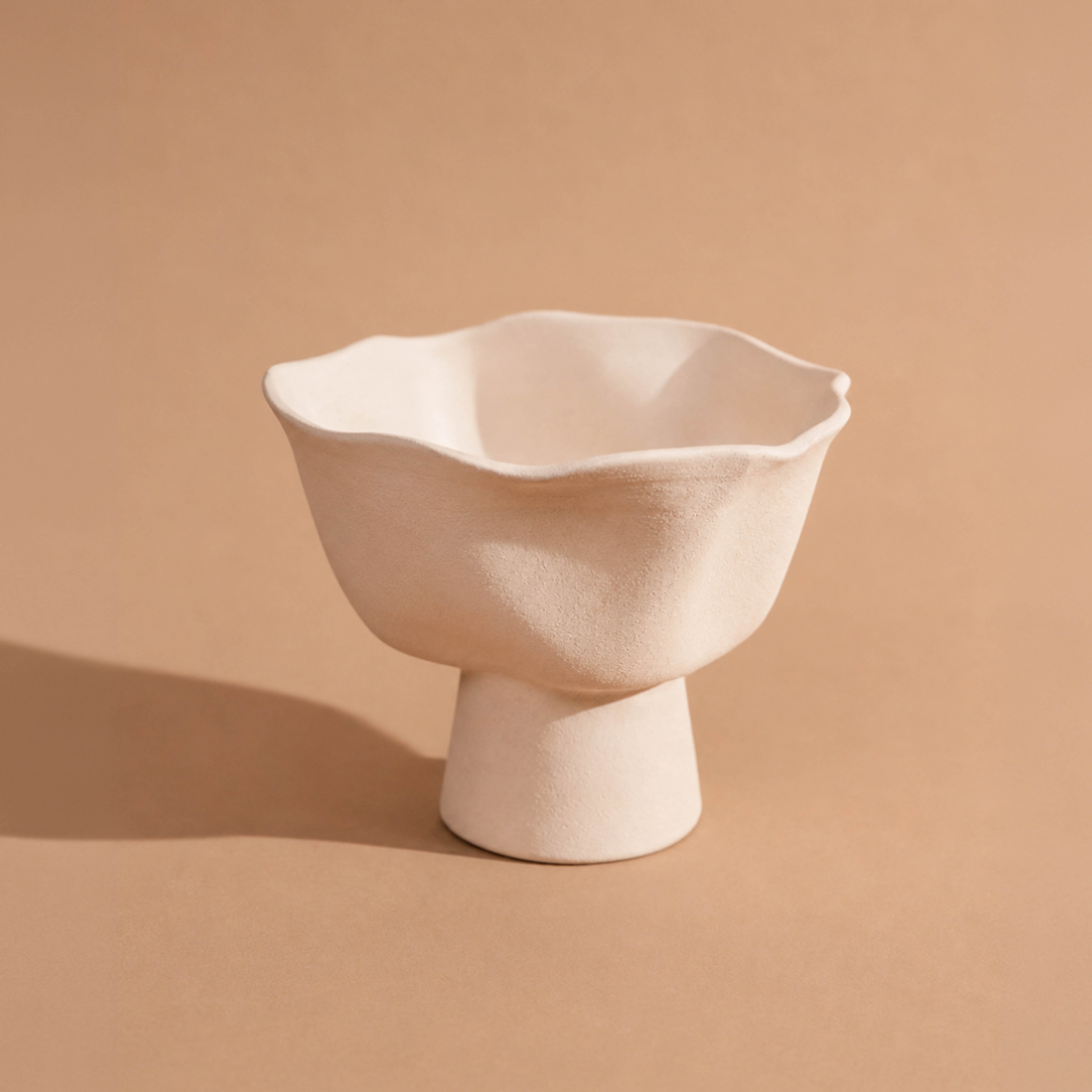 Lizzy Wavy Footed Bowl
